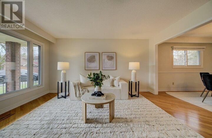 Property Photo:  440 Parkridge Crescent  ON L6M 1B2 