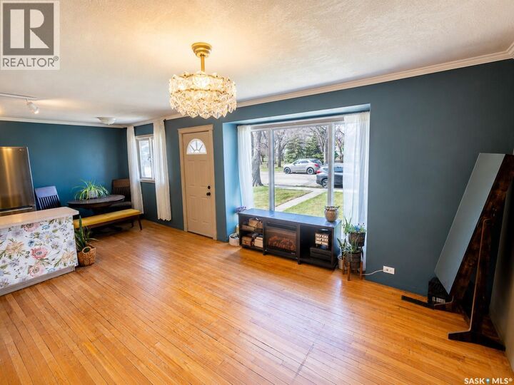 Property Photo:  1075 8th Avenue NW  SK S6H 4G2 
