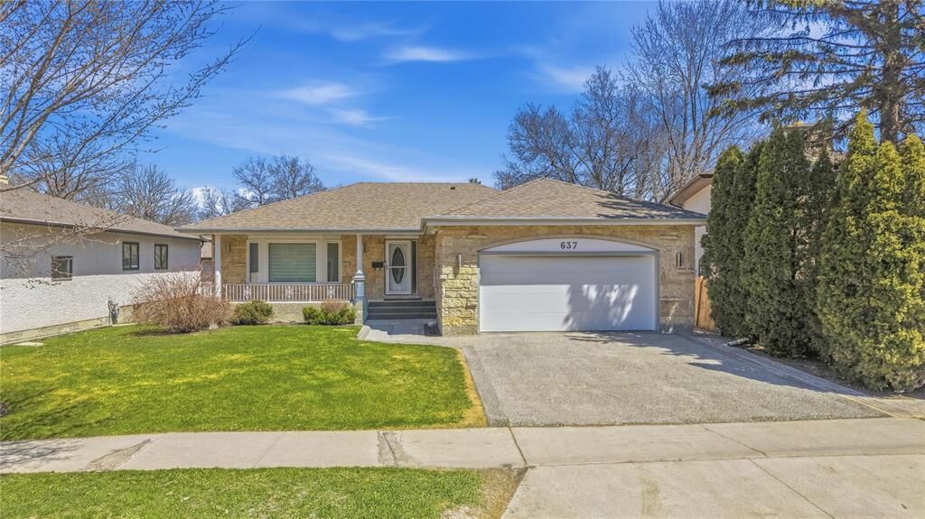 Property Photo:  637 McIvor Avenue  MB R2G 1A2 