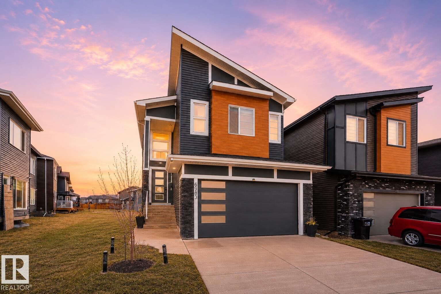 Property Photo:  6903 173 Avenue NW  AB T5Z 0W4 