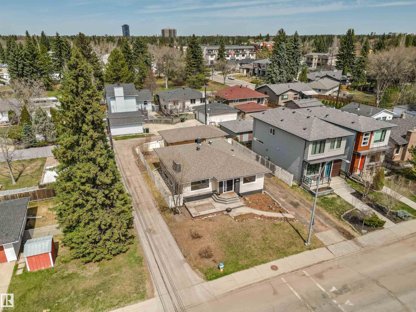 Property Photo:  14232 95 Avenue NW  AB T5N 0A5 