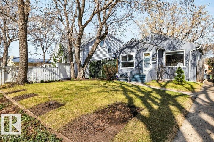 Property Photo:  11445 68 Street NW  AB T5B 1N9 