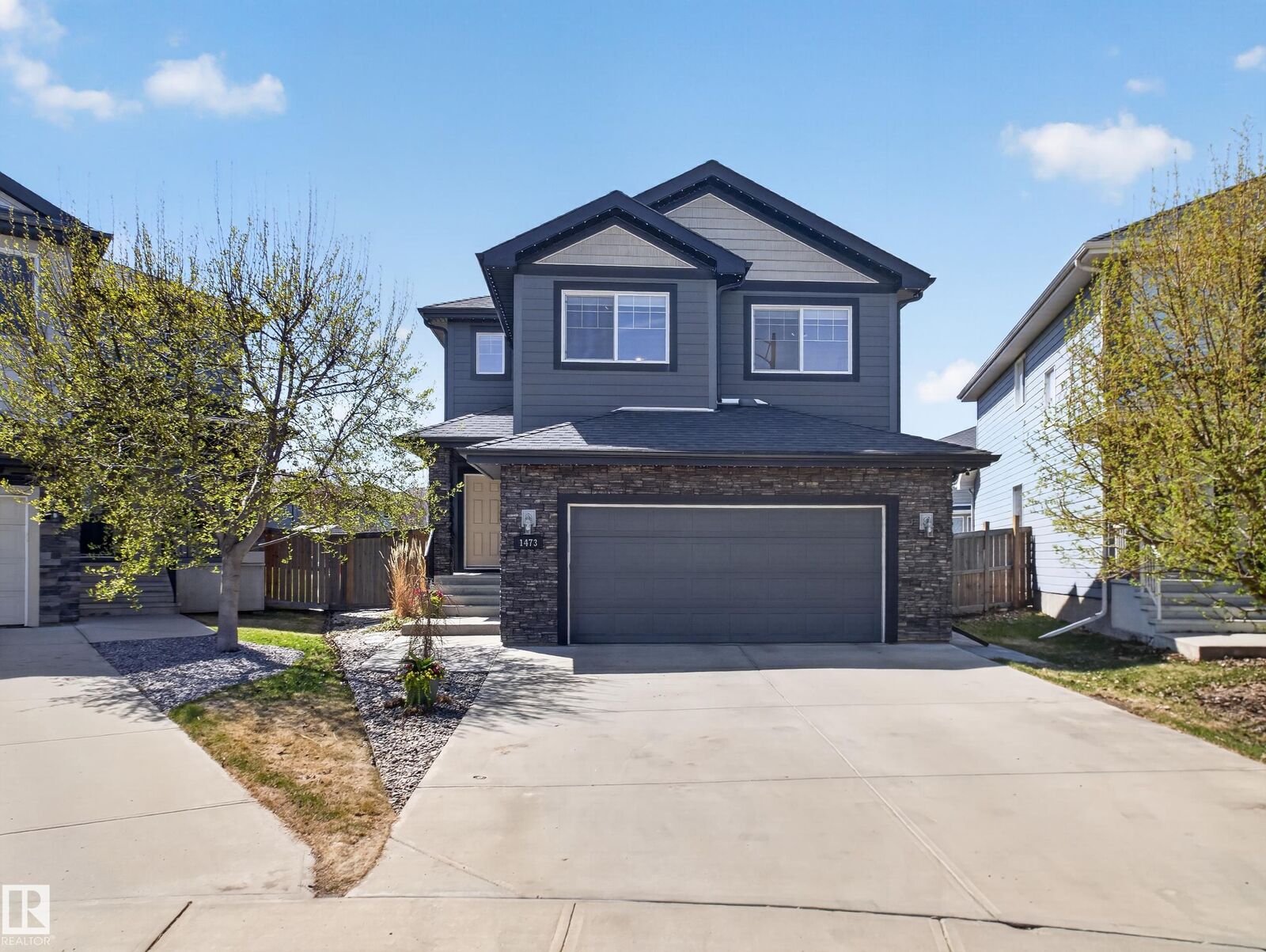 Property Photo:  1473 Wates Link SW  AB T6W 0V1 