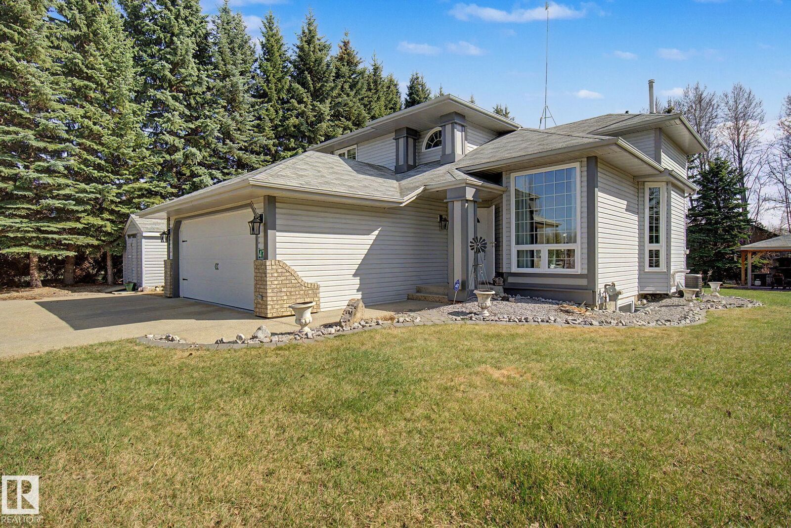 Property Photo:  26413 Twp Road 510 47  AB T7Y 1E2 