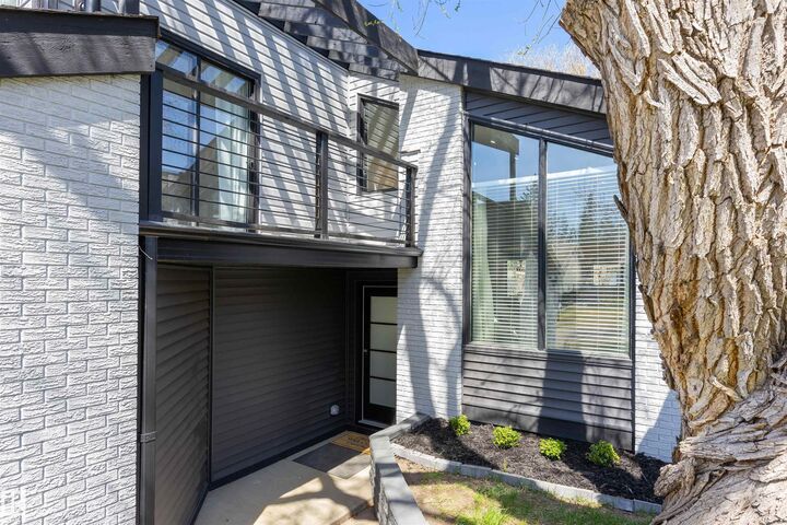 Property Photo:  38 Woodcrest Avenue  AB T8N 3H5 