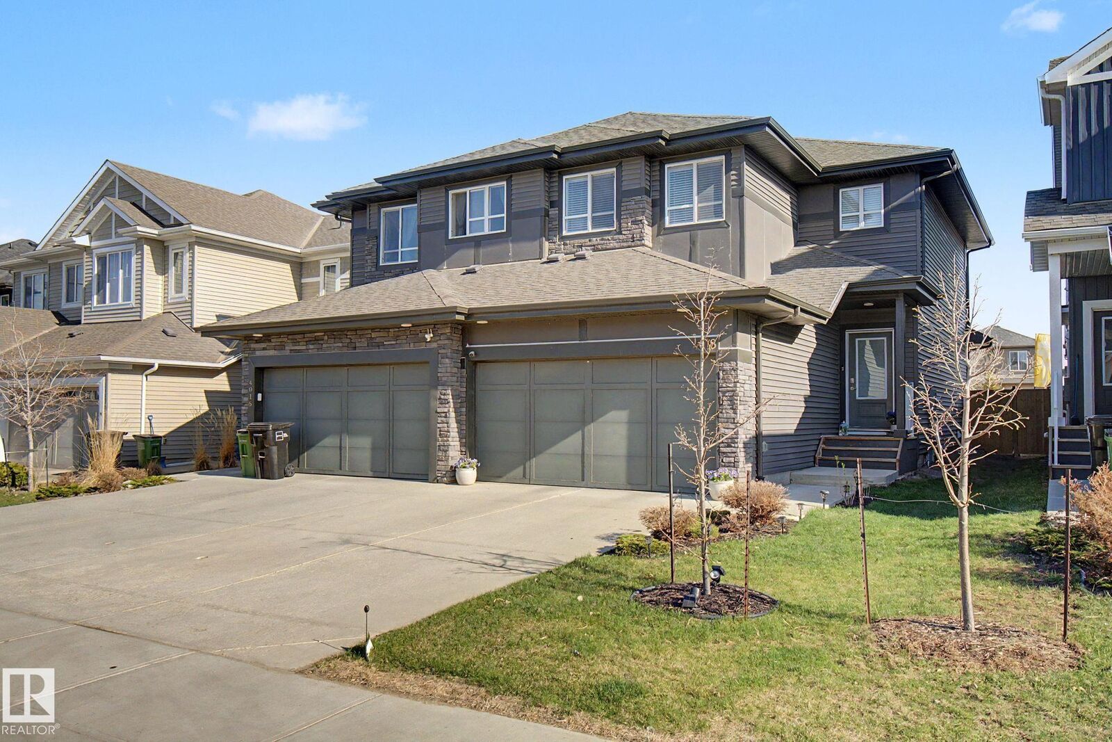 Property Photo:  4018 Kinsella Way SW  AB T6W 4J5 