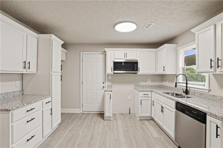 Property Photo:  1620 Eastland Road SE  GA 30316 