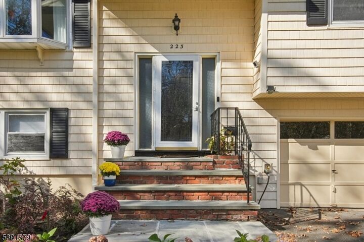 Property Photo:  223 Chaucer Dr  NJ 07922 