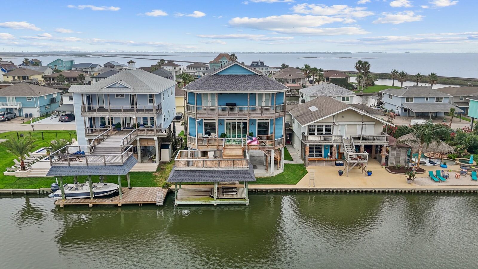 Property Photo:  1058 Redfish Street  TX 77563 