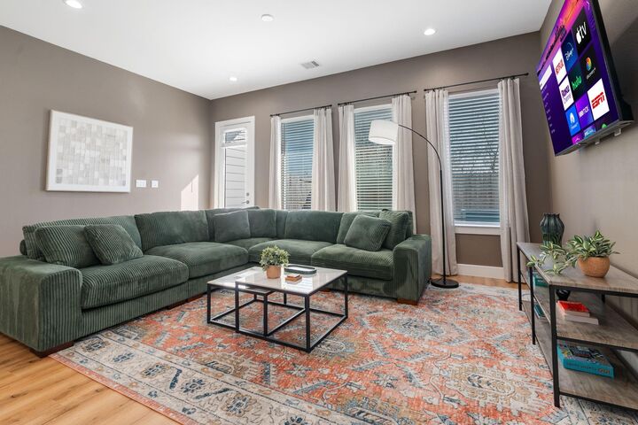 Property Photo:  2708 Noble Street  TX 77026 
