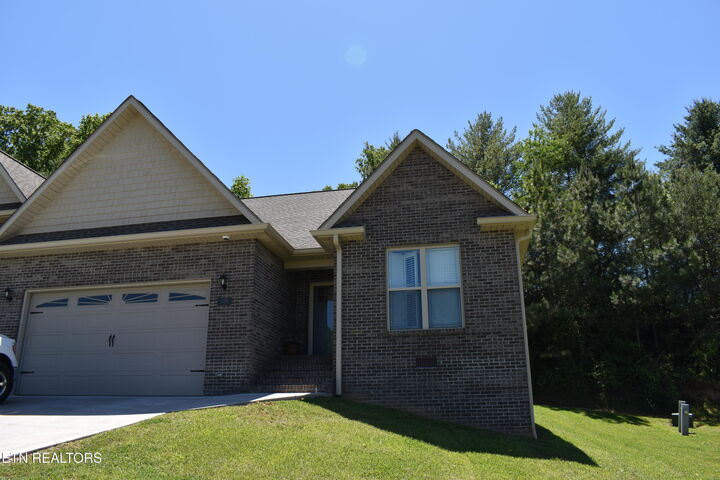 Property Photo:  420 Cromwell St  TN 37752 