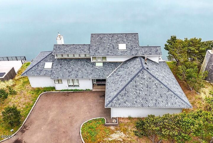 Property Photo:  34 Salishan Lp  OR 97388 