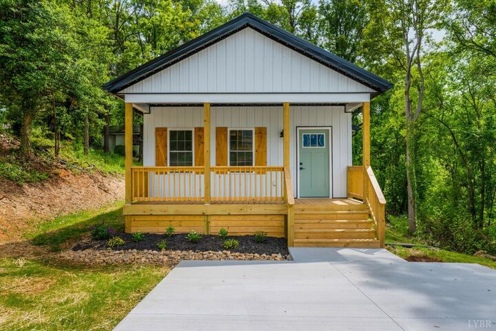 Property Photo:  1513 Monsview Place  VA 24504 
