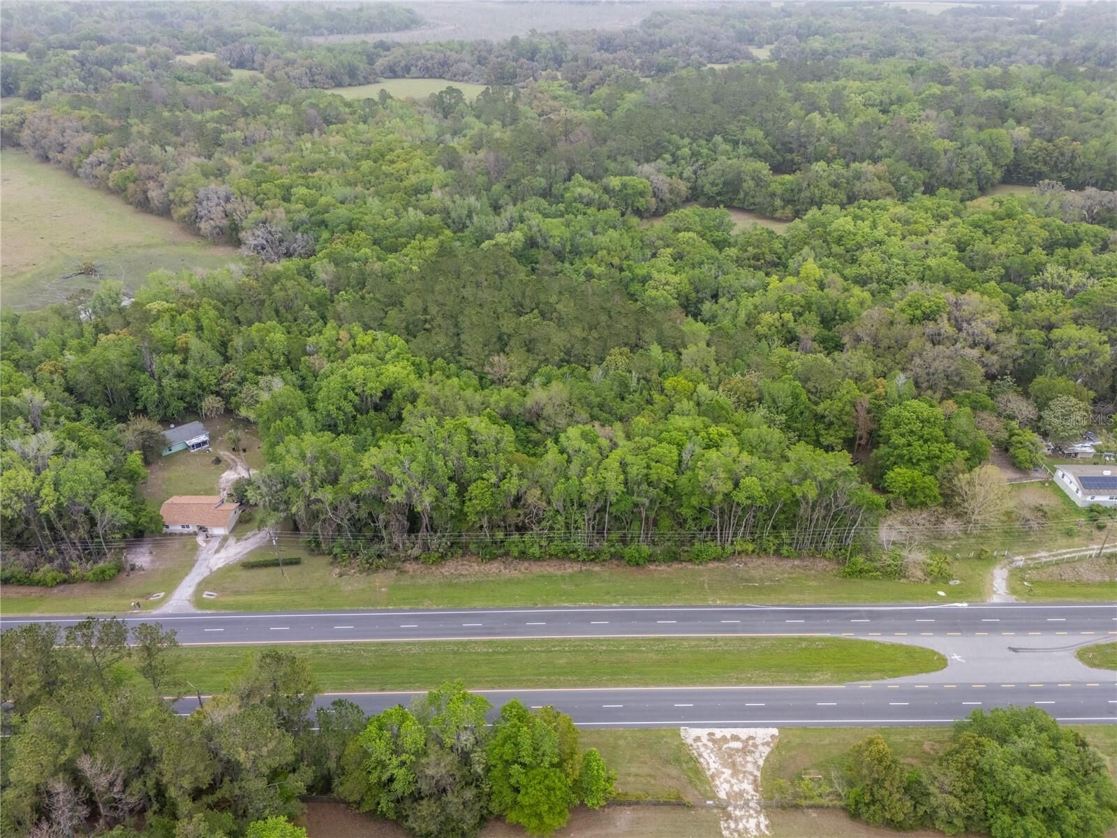 Property Photo: 17819 SR-25 FL 32667