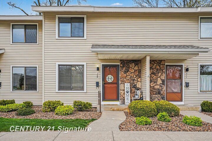 Property Photo:  309 Cherryview Drive Drive  MI 48640 