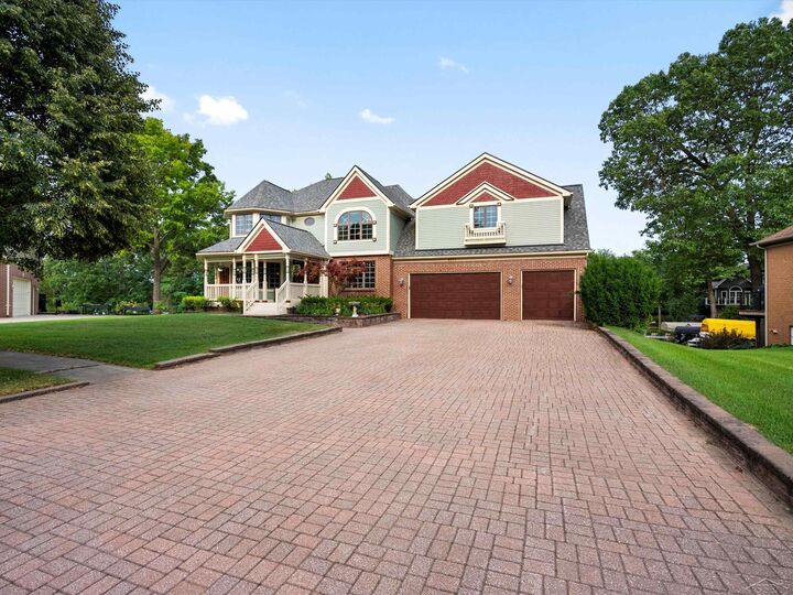 Property Photo:  3172 Pine Tree Court  MI 48329 