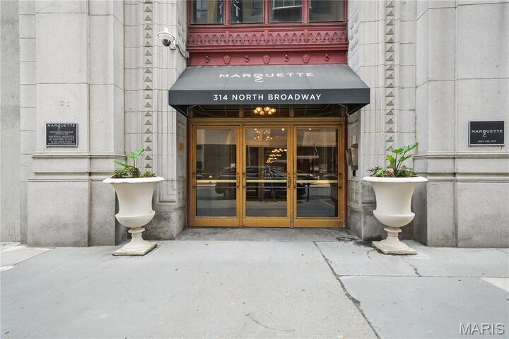 Property Photo:  314 N Broadway 806  MO 63102 
