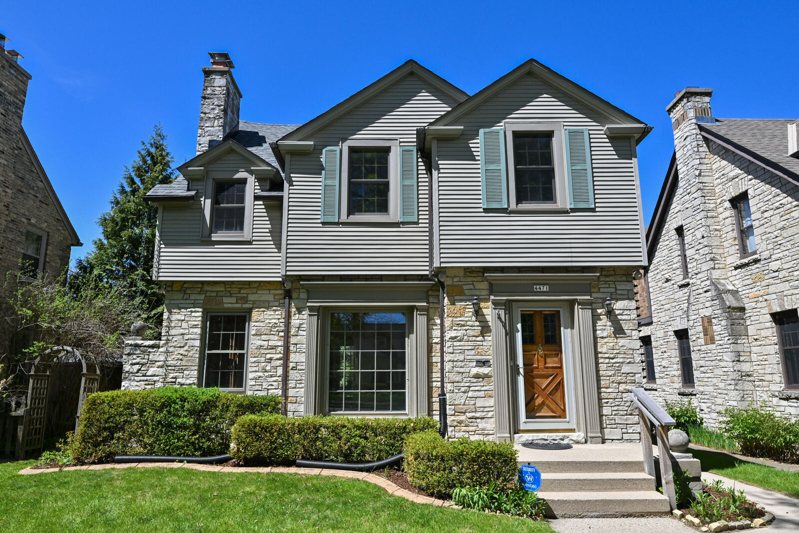 Property Photo:  4471 N Ardmore Ave  WI 53211 