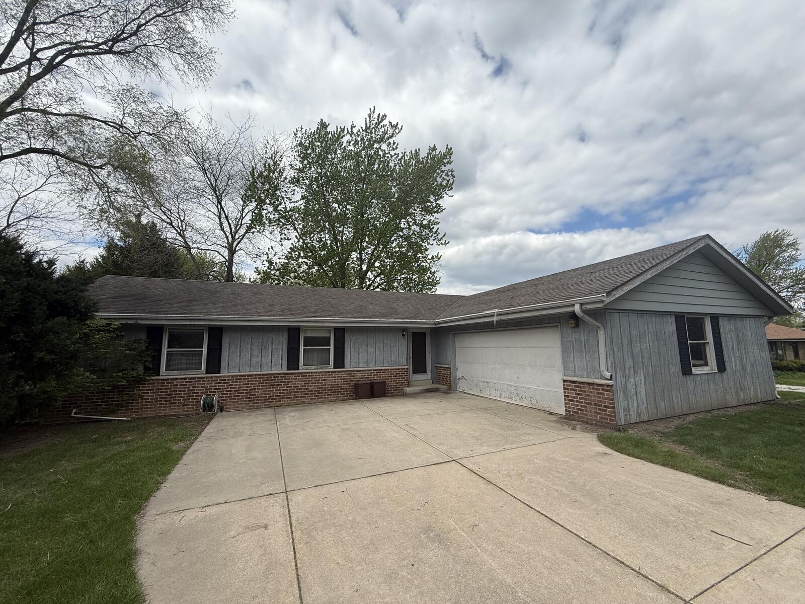 Property Photo:  7245 S 35th St  WI 53132 