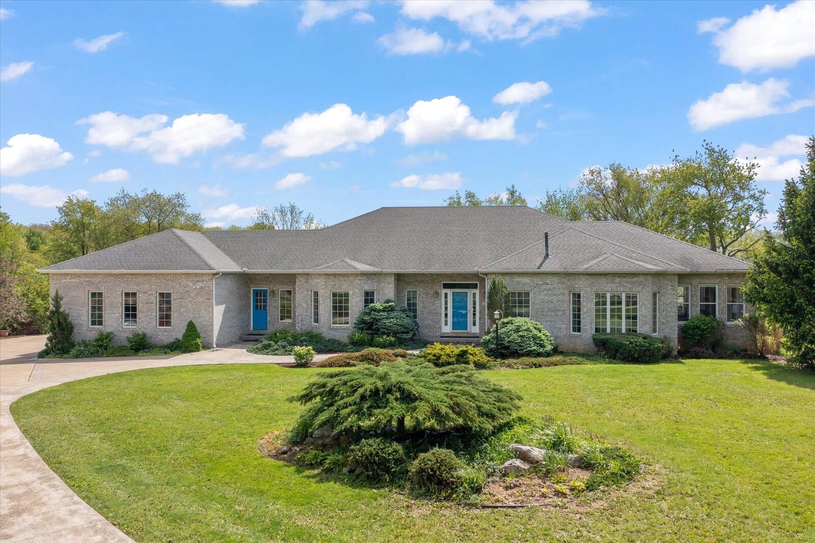 Property Photo:  588 E County Road 2400  IL 61840 