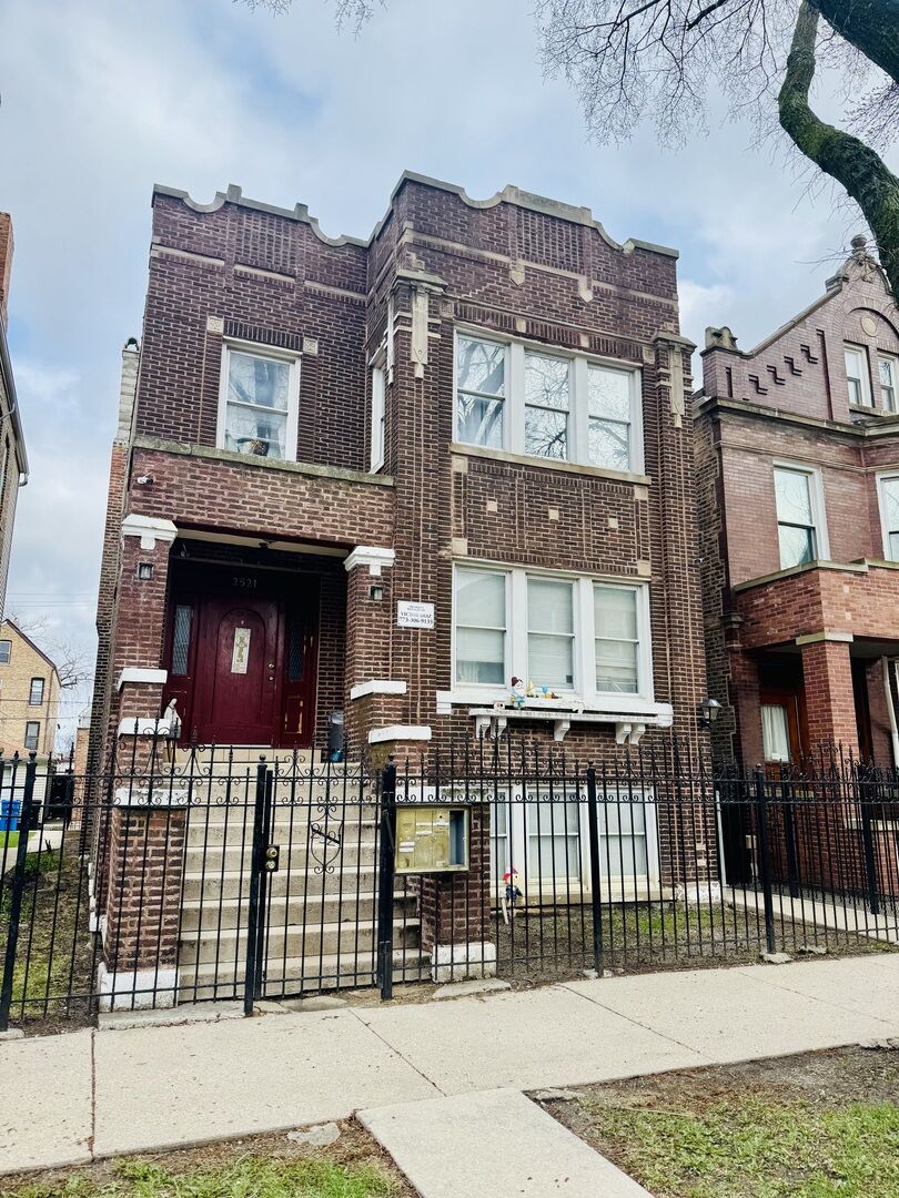 Property Photo:  2521 S Saint Louis Avenue  IL 60623 