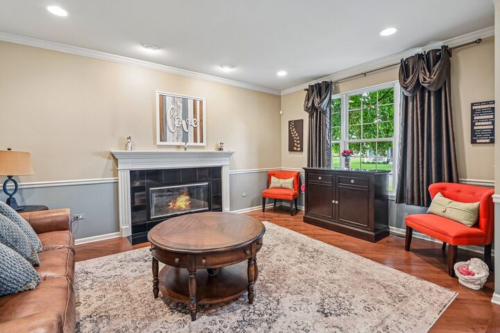 Property Photo:  2185 Henning Lane  IL 60560 