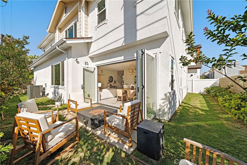 Property Photo:  2573 Elden Avenue D  CA 92627 