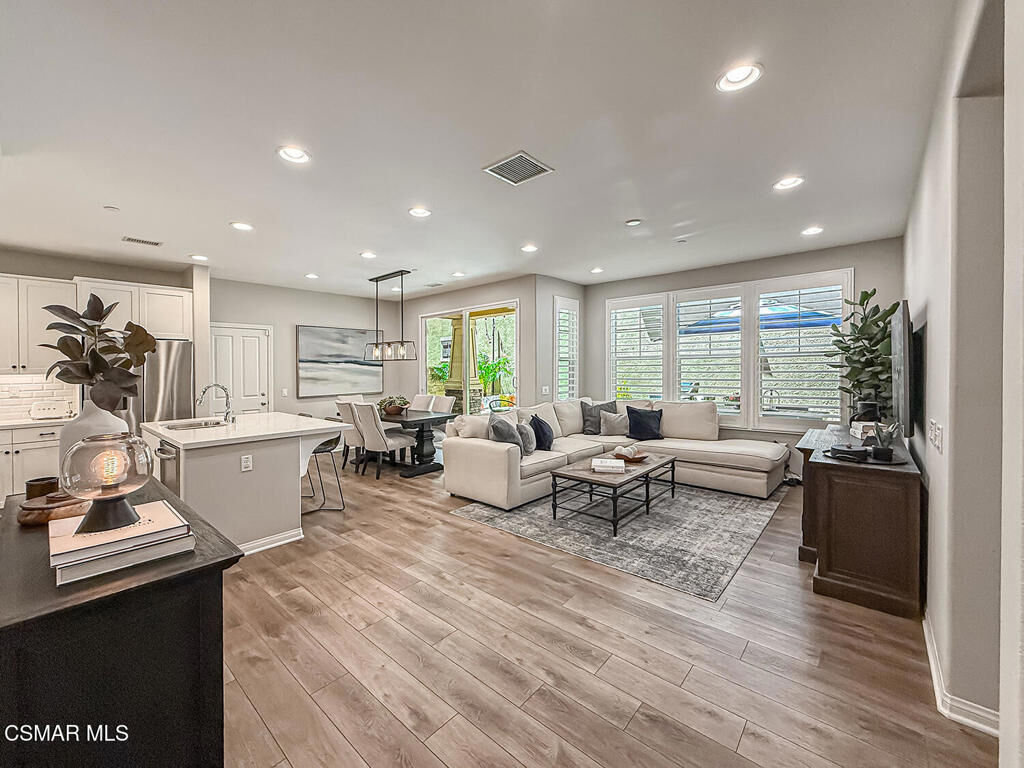 Property Photo:  230 Stonegate Road  CA 93010 