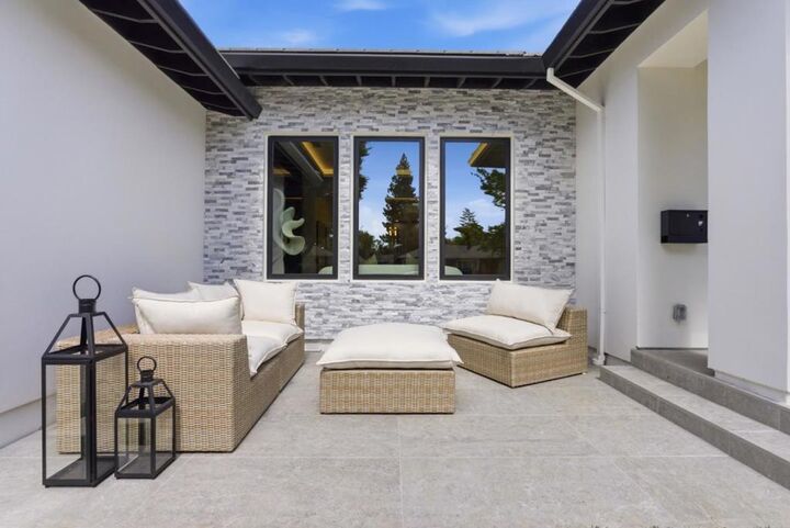 Property Photo:  640 Fairmede Avenue  CA 94306 