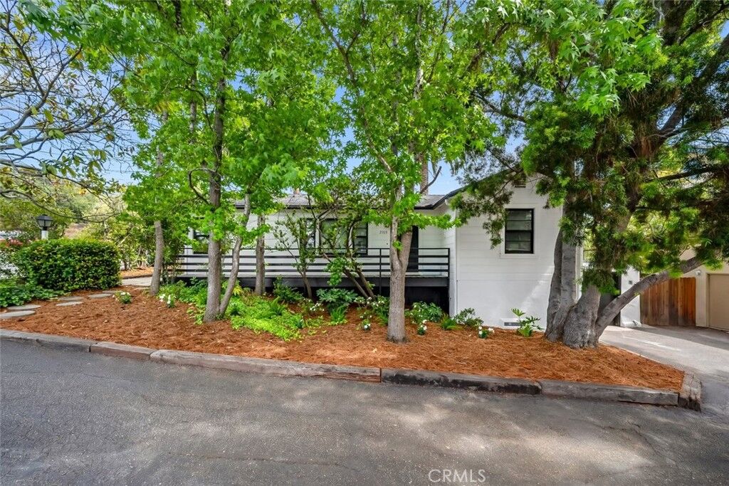 Property Photo:  2101 Johnson Avenue  CA 93401 