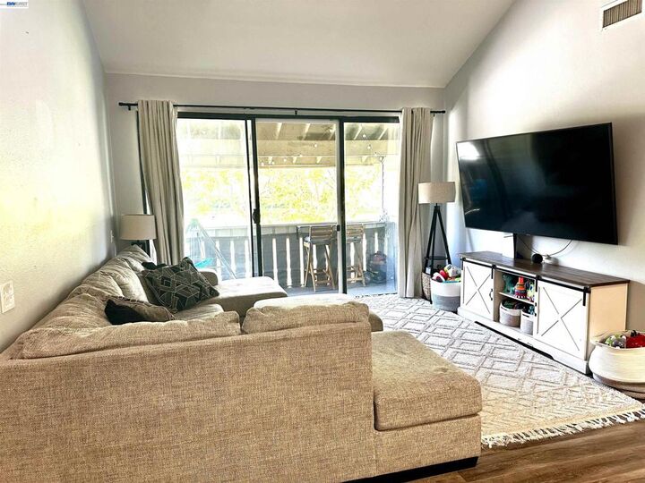 Property Photo:  74 Carriage Way 74  CA 91766 