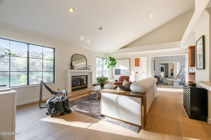 Property Photo:  360 Camino De Celeste  CA 91360 