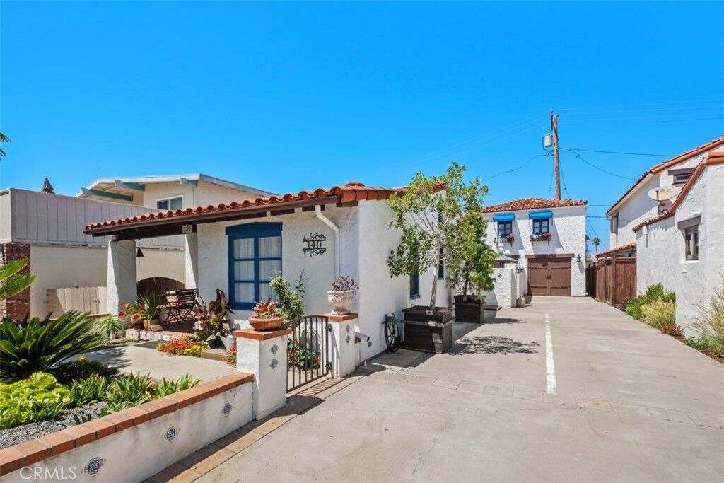 Property Photo:  140 Avenida Miramar  CA 92672 