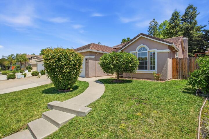 Property Photo:  8425 Winterberry Drive  CA 95624 