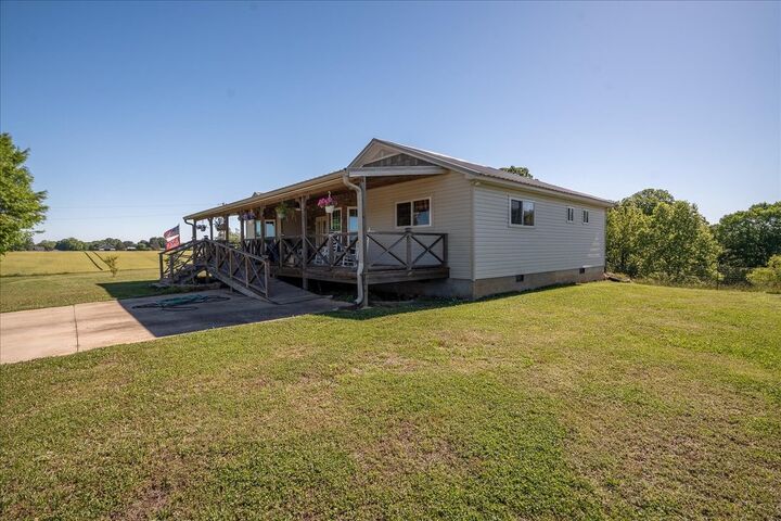Property Photo:  132 Beartown Rd  TN 38469 