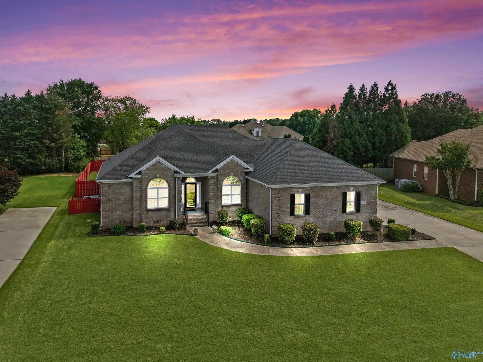 Property Photo:  106 Silver Strand Trail  AL 35806 