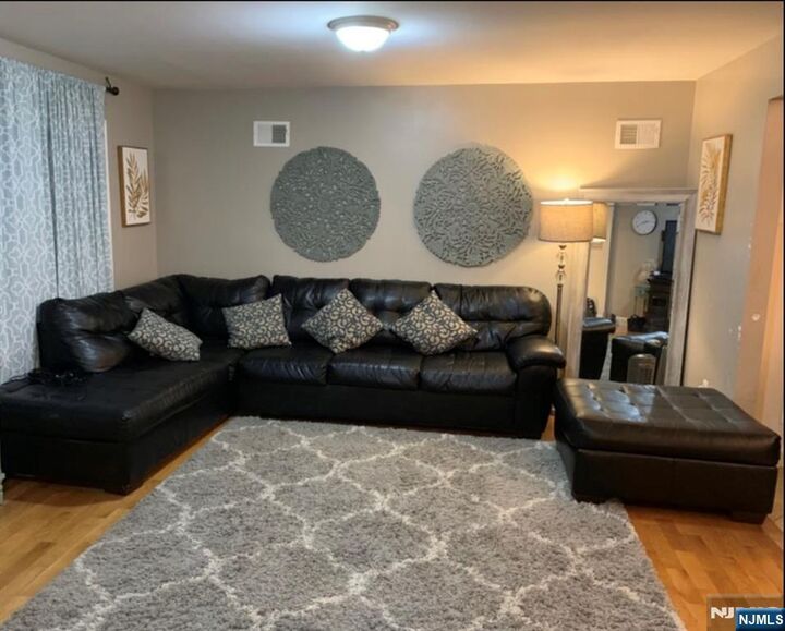 Property Photo:  435 Hillside Avenue 1  NJ 07663 
