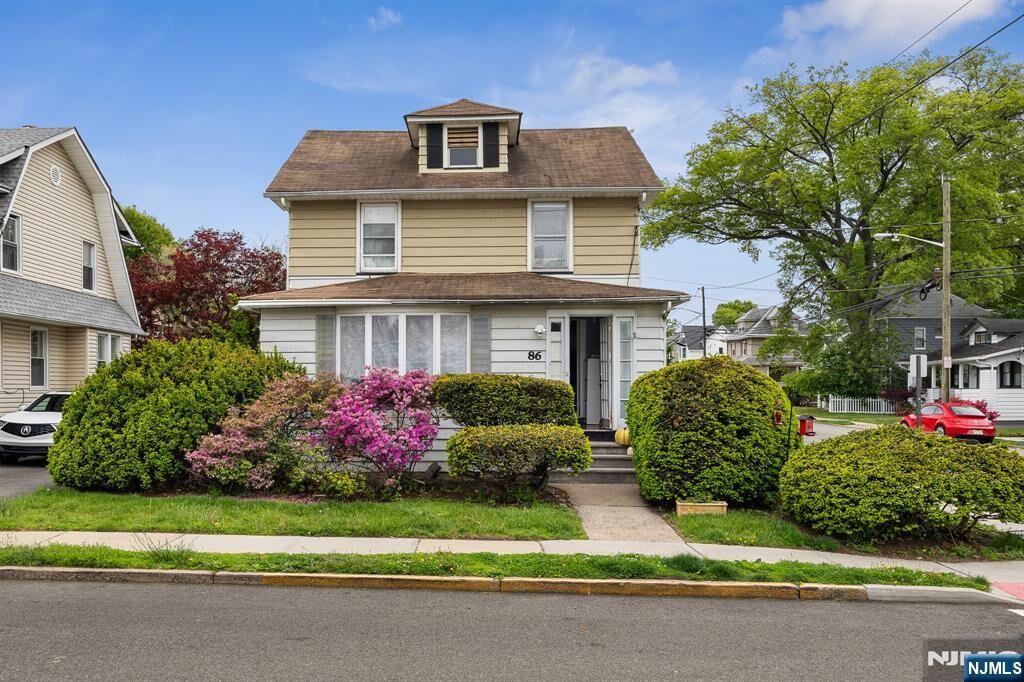 Property Photo:  86 Llewellyn Avenue  NJ 07506 