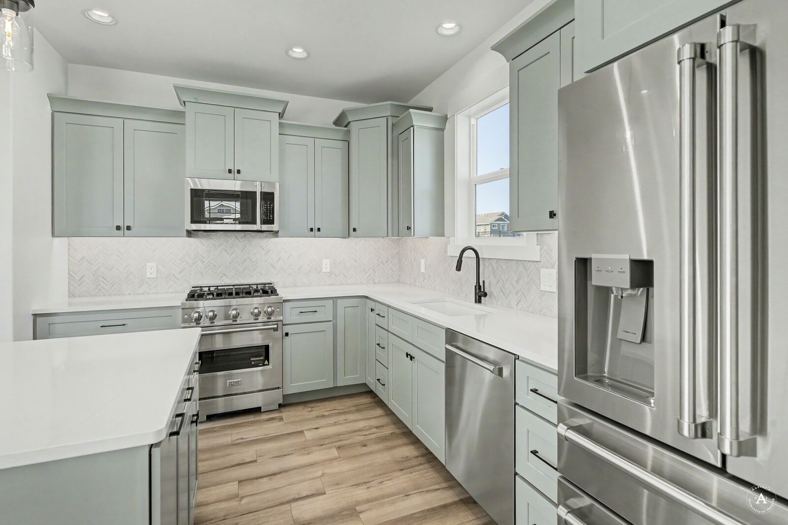 Property Photo:  2917 Travis Avenue  MT 59601 