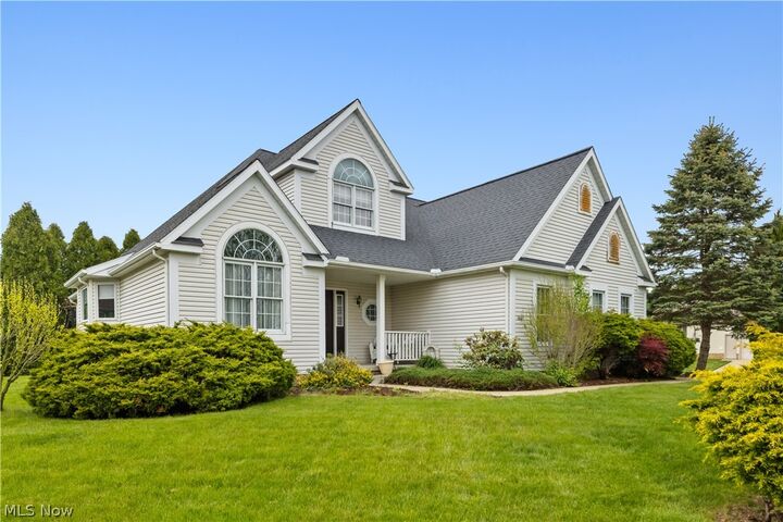 Property Photo:  1919 Wendover Circle NE  OH 44720 