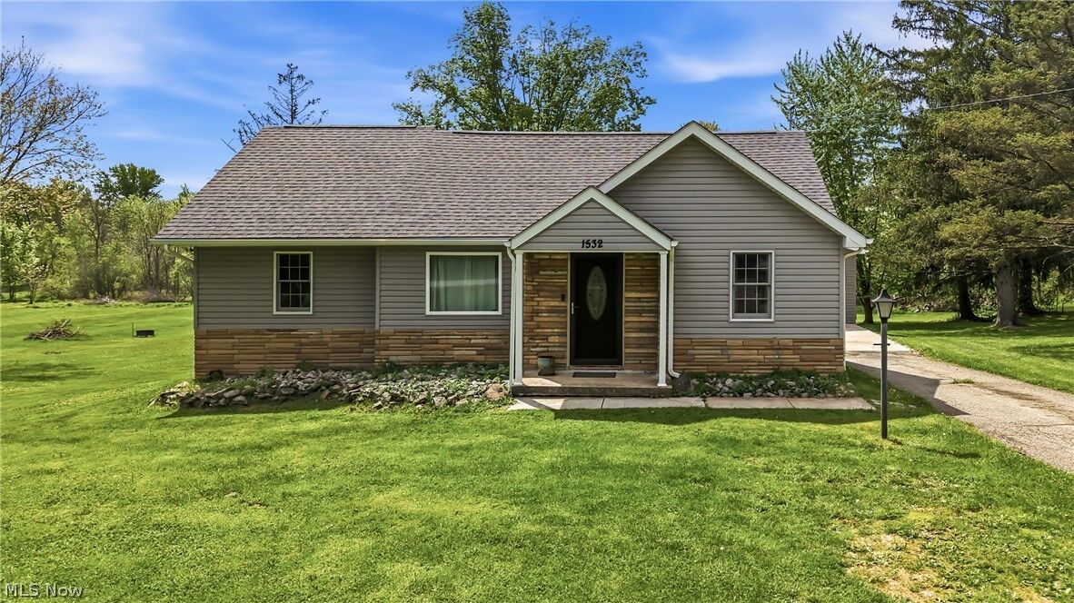 Property Photo:  1532 S Stateline Road  OH 44438 