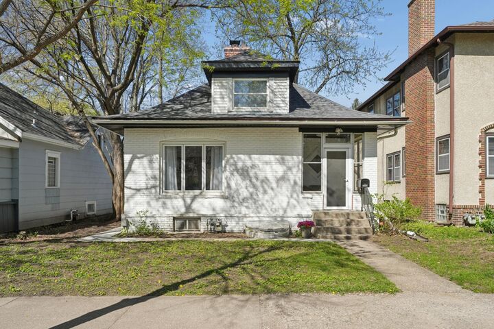 Property Photo:  3340 Colfax Avenue S  MN 55408 