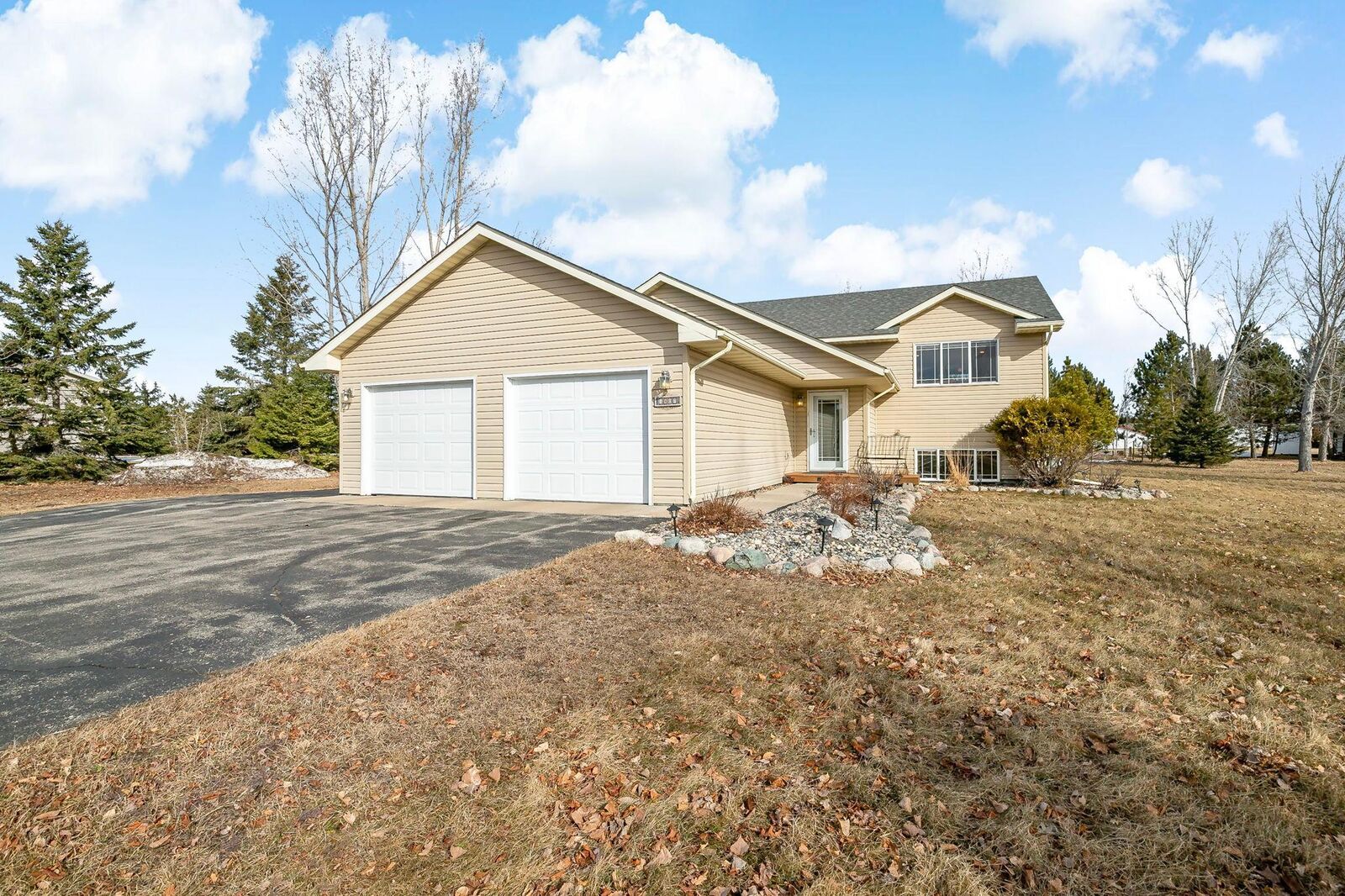 Property Photo: 3807 Valley View Drive NE MN 56601
