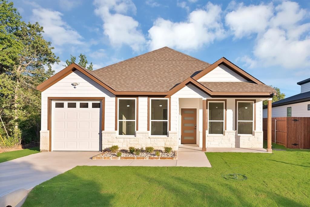 Property Photo:  5805 Barkridge Drive  TX 76048 
