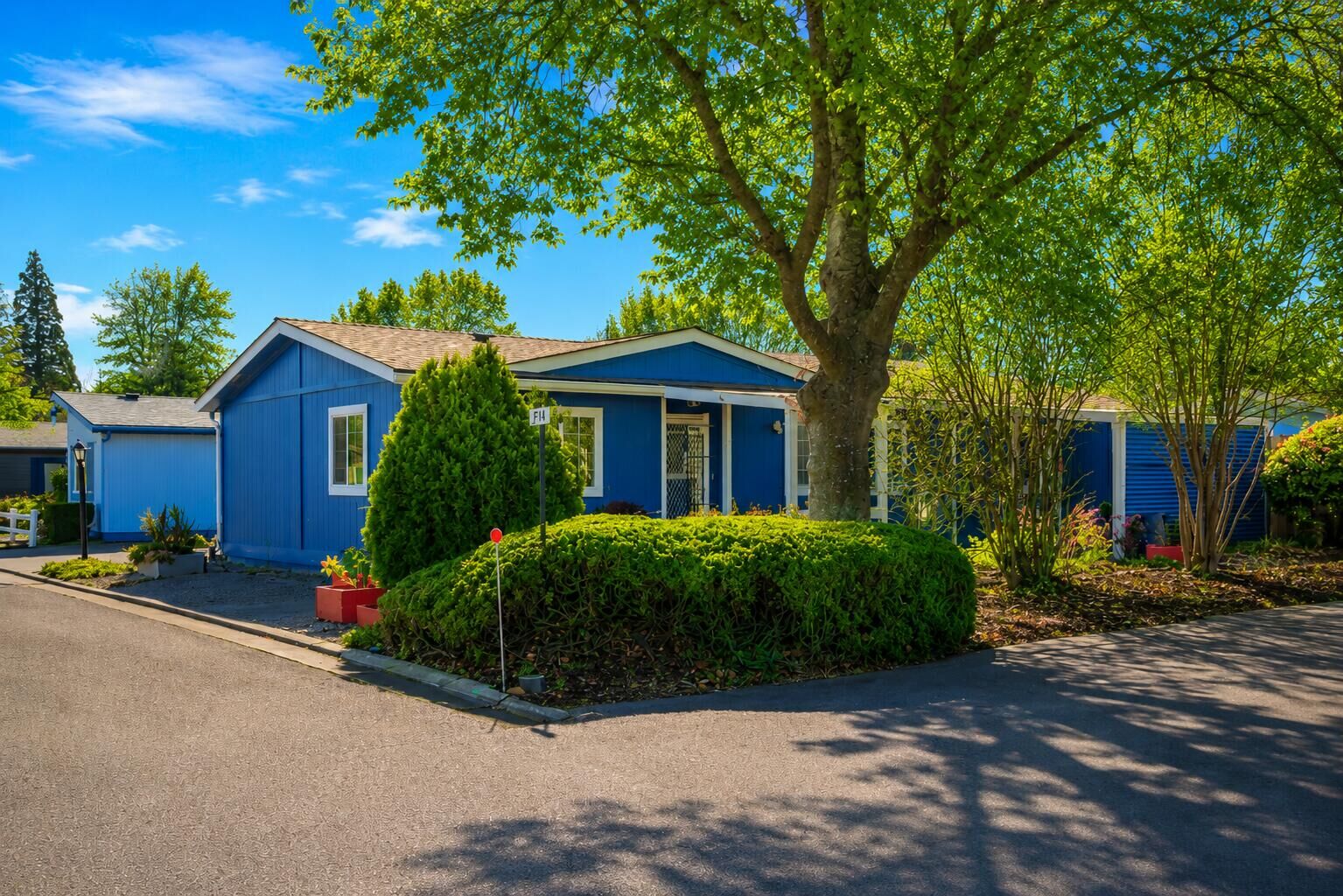 Property Photo:  4624 S Pacific Highway Unit 17  OR 97535 