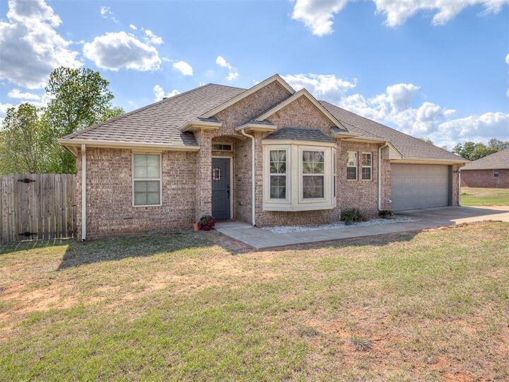 Property Photo:  11551 Stonecrest  OK 73044 