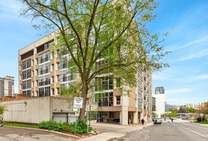 Property Photo:  120 Jackson Street W  ON L8P 0A4 