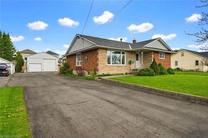 Property Photo:  127 King Street E  ON N0A 1H0 