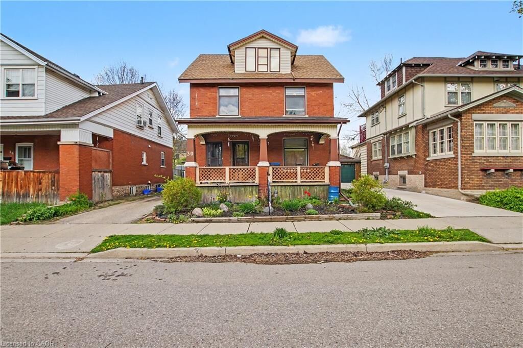 Property Photo:  30 Hohner Avenue  ON N2H 2V4 