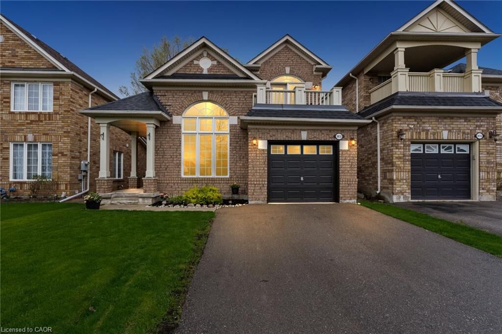 Property Photo:  3832 Baycroft Drive  ON L5N 8J5 